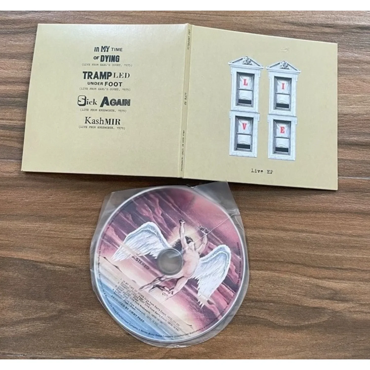 ซีดีเพลงอีพีร็อกไลฟ์ รีมาสเตอร - Live Rock บทวิจารณ์และราคา